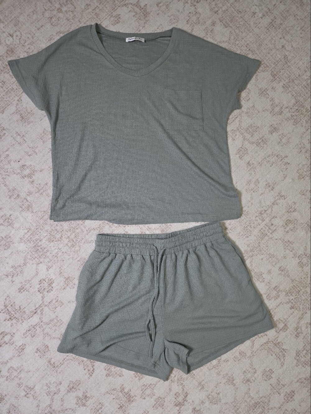 Pabumbubu Sage Green Waffle Knit Lounge Set Top & Shorts Size Large